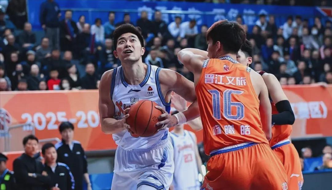 考虑买断？曝朱旭航或离开新疆男篮，拿着大合同两年没打球