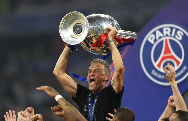 官网赛程-欧冠冠军主帅！镜报独家：曼联将恩里克作为正式主帅主要目标之一